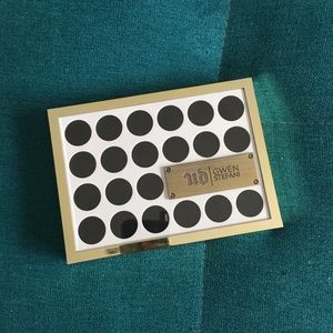Urban Decay X Gwen Stefani eyeshadow palette